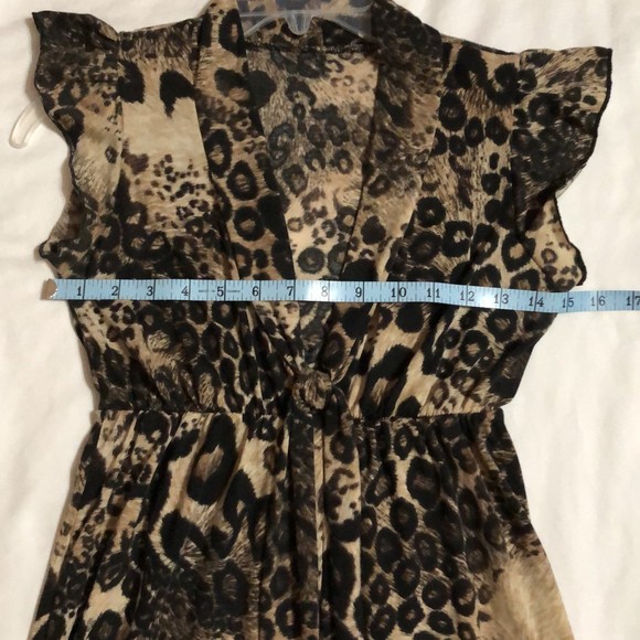 Juniors Size Small V-Neck Animal Print Blouse for Women - Picture 5 of 6